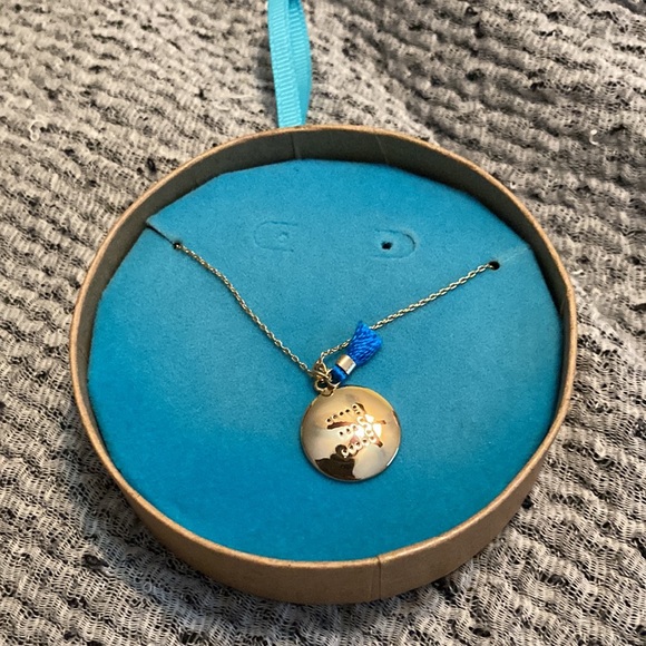 NWT. Shiraleah Jewey | Gold Necklace with “E” Medallion - Picture 3 of 5